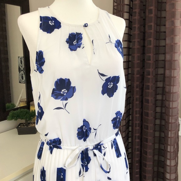 Banana Republic Summer Floral Pleated Dress Size 2 BNWOT - Picture 2 of 4